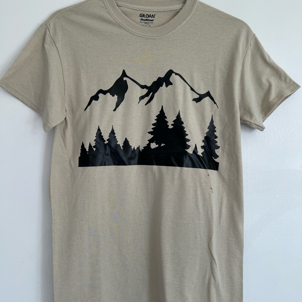 Women’s mountain T-shirt